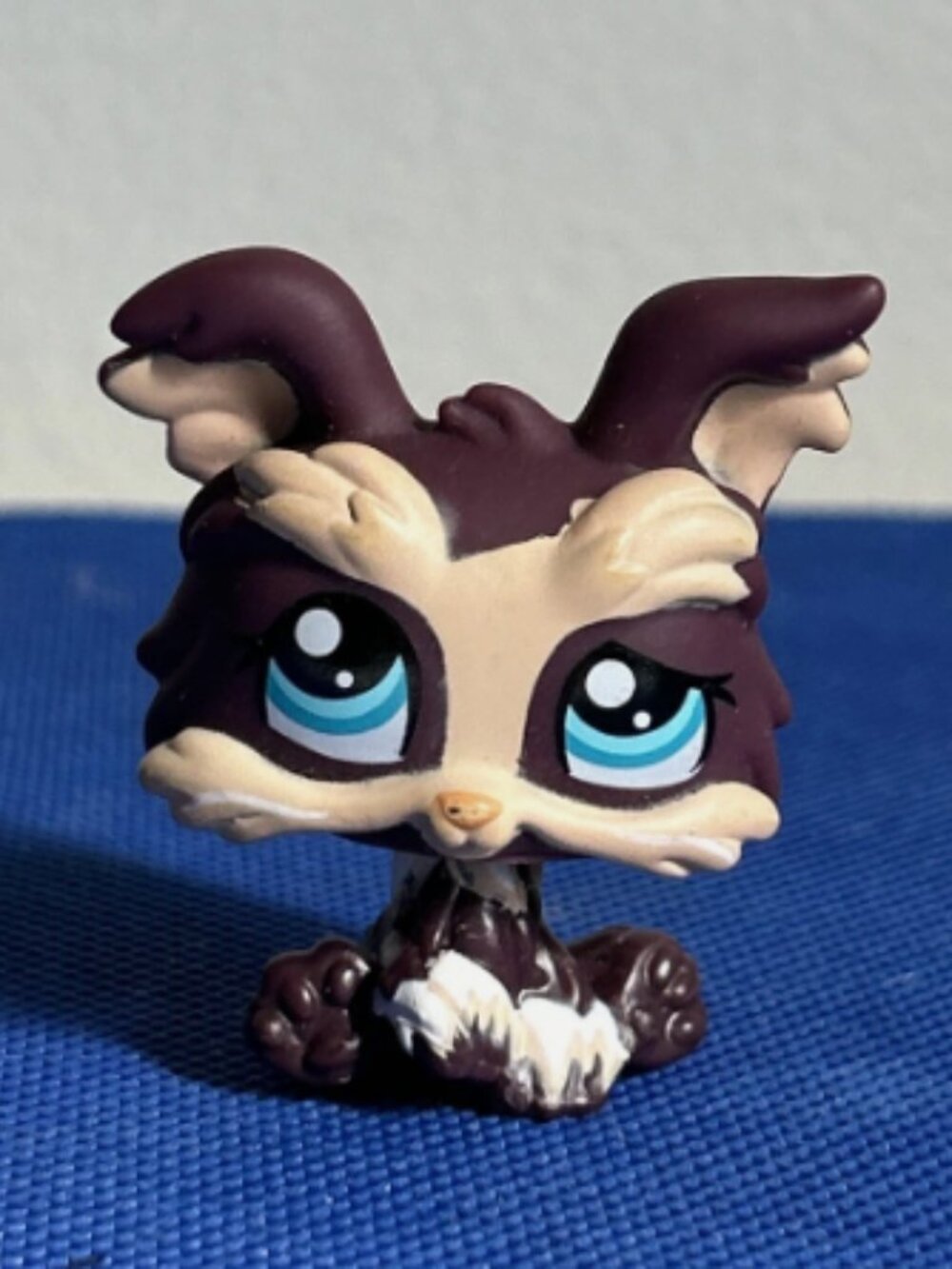 LITTLEST PET SHOP YORKIE # 1473 TAN & BROWN with BLUE EYES